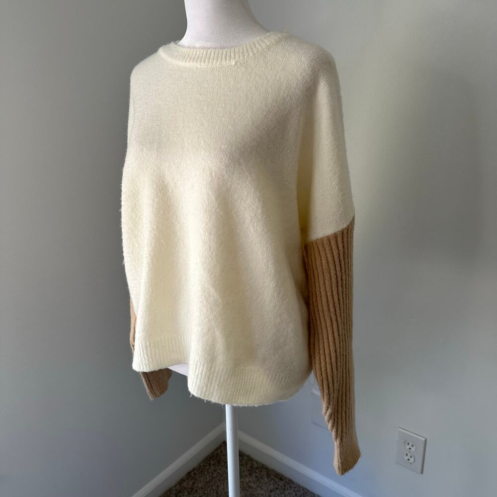 Lulus Nancie colorblock white & beige knit crewneck sweater size S - Picture 3 of 11